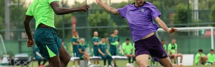 江南体育APP下载-英超球员粤语采访及沟通风格分析