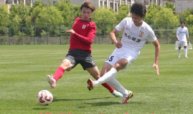 江南体育APP下载-2012年英超球衣设计及球队表现回顾